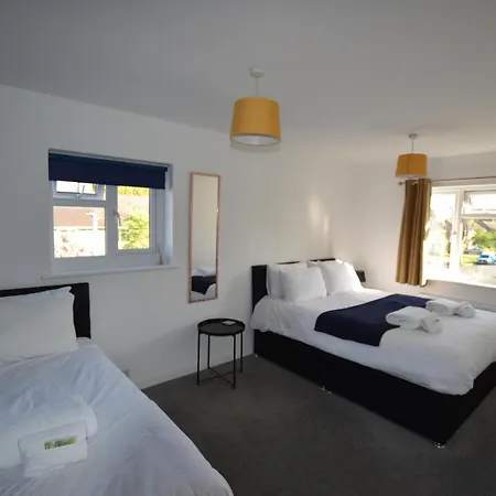 Wisteria 2 Bed House - Stayseekers Salisbury Exterior photo