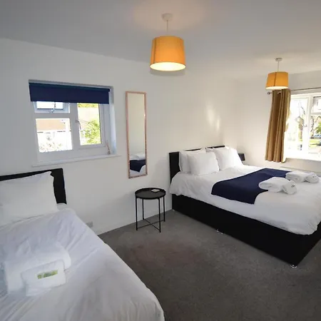 Wisteria 2 Bed House - Stayseekers Salisbury Exterior photo
