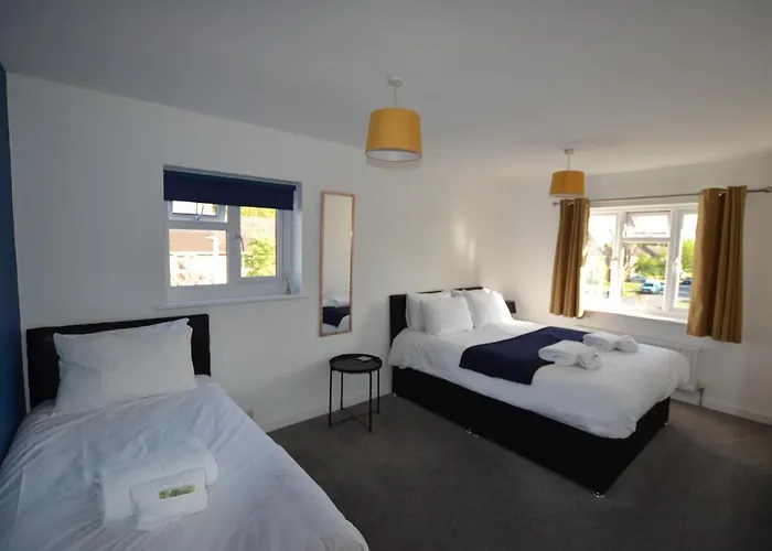 Wisteria 2 Bed House - Stayseekers