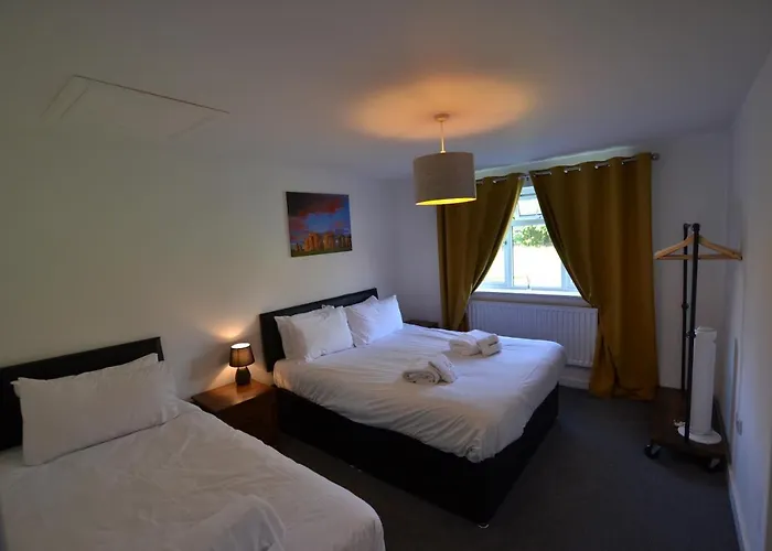 Wisteria 2 Bed House - Stayseekers