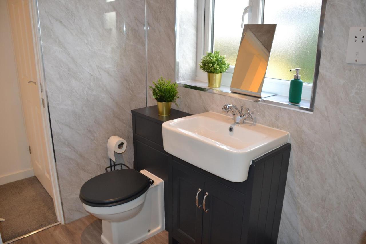 Wisteria 2 Bed House - Stayseekers
